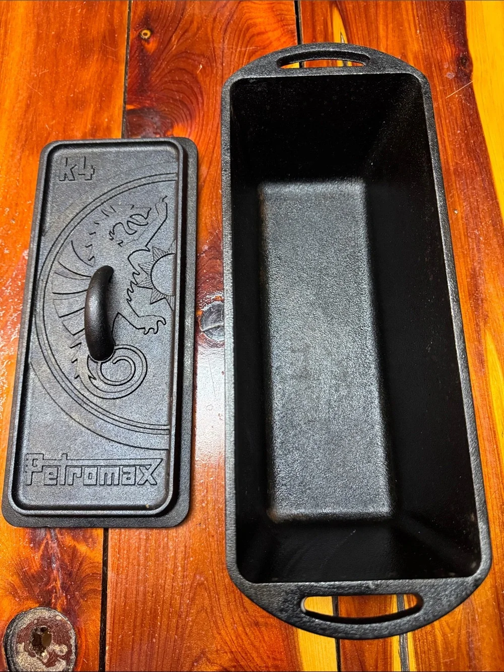 K4 Petromax Black Cast Iron Loaf Pan